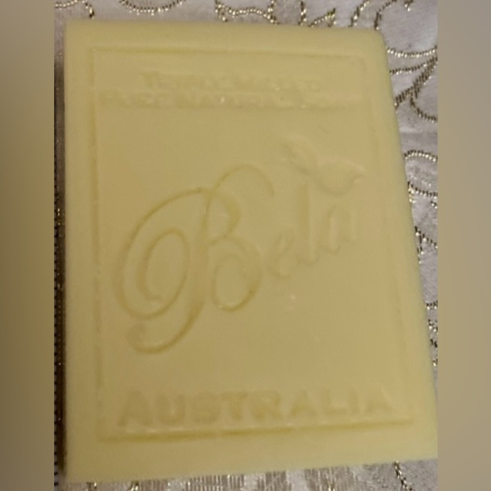 Bela Organic Bar Soap Parfum Honeysuckle Shea Butter Milled Plant-Base Australia